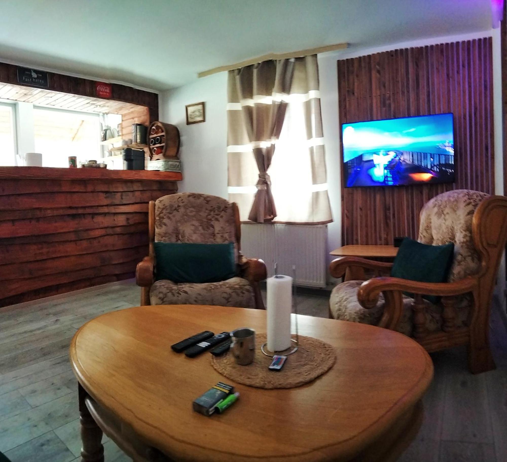Appartamento Doi Iepuri Azuga Esterno foto