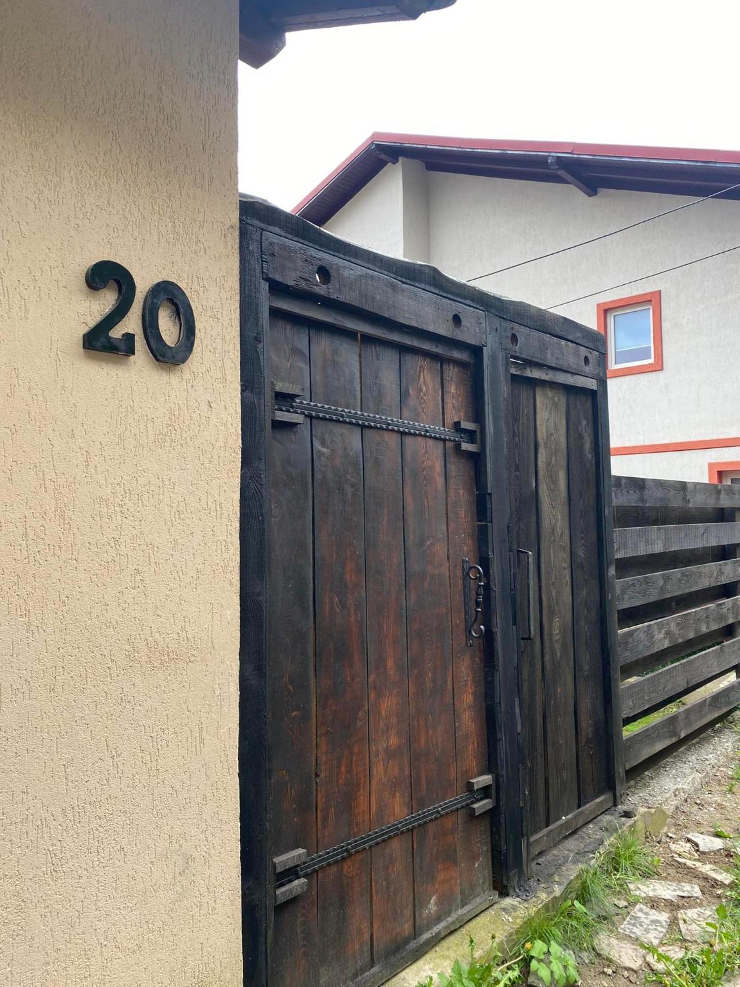 Appartamento Doi Iepuri Azuga Esterno foto